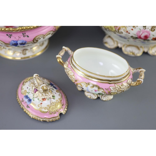 80 - An extensive one hundred and thirteen piece English porcelain dinner and dessert service, c.1825-30,... 