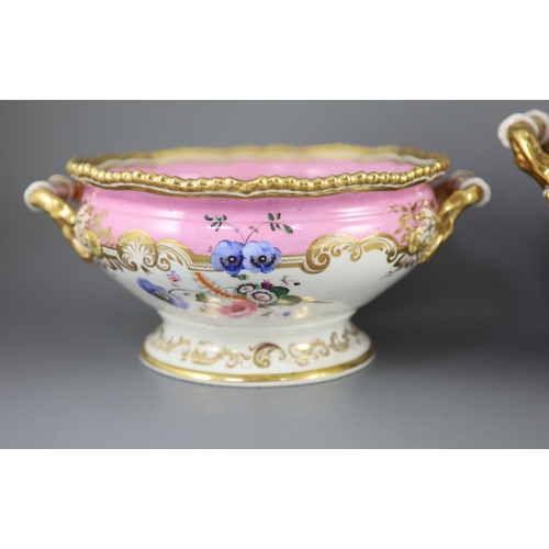 80 - An extensive one hundred and thirteen piece English porcelain dinner and dessert service, c.1825-30,... 