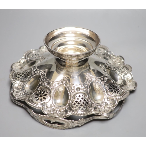 1713 - An Edwardian embossed silver fruit basket, Joseph Rodgers & Sons, Sheffield, 1903, 28cm, 19oz.CONDIT... 