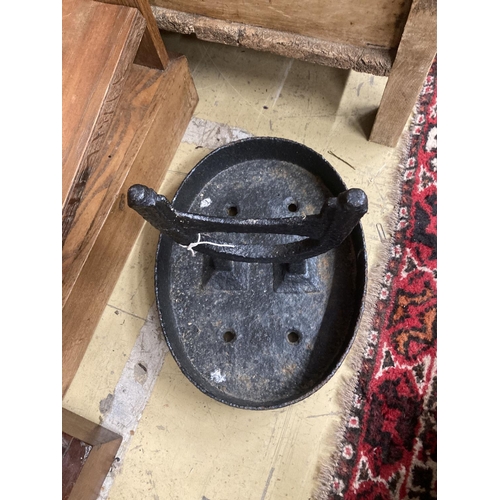16 - A Victorian cast iron boot scraper, 33 x 25cm