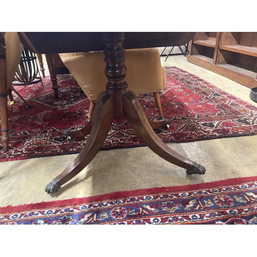 30 - A George IV satinwood banded mahogany Pembroke breakfast table, width 90cm, depth 51cm, height 72cm... 