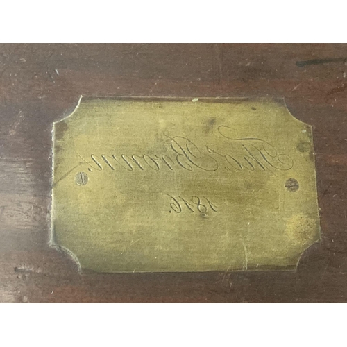 32 - A George III mahogany writing slope, width 50cm, depth 25cm, height 19cm