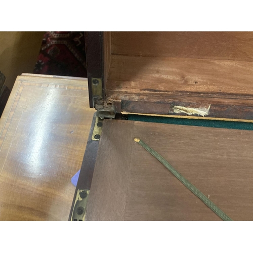 32 - A George III mahogany writing slope, width 50cm, depth 25cm, height 19cm