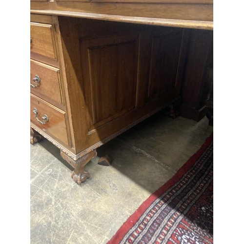 48 - An early 20th century mahogany pedestal desk, length 152cm, depth 84cm, height 78cm