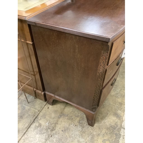 32 - A small Regency bow front chest of drawers, width 97cm, depth 50cm, height 79cm