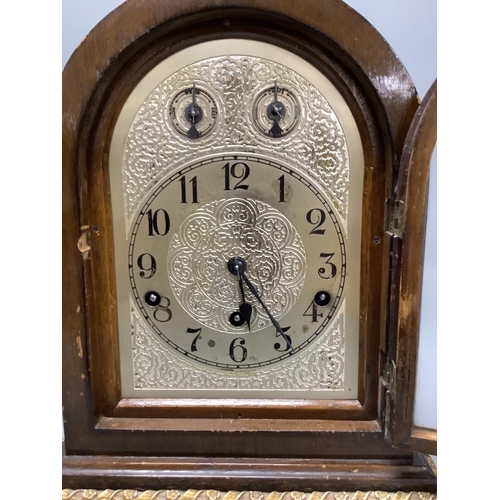 346 - A German oak mantel clock34cm