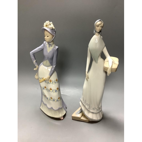 359 - A quantity of Lladro, Nao and similar style figures