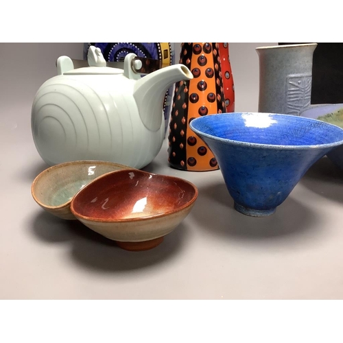 393 - A Karyn Pepper studio vase, five others and a Hornsea teapot