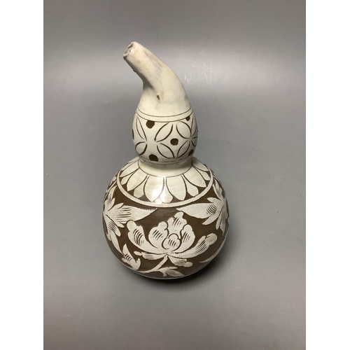 424 - A Chinese gourd shaped vase, height 16cm