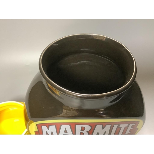 439 - An oversized Wade ceramic marmite jar, height 26cm