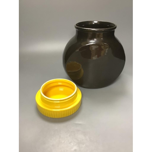 439 - An oversized Wade ceramic marmite jar, height 26cm