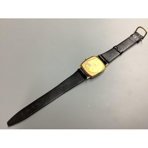 781 - A gentleman's modern 9ct gold Avia quartz wrist watch, on a leather strap, case diameter 29mm,gross ... 