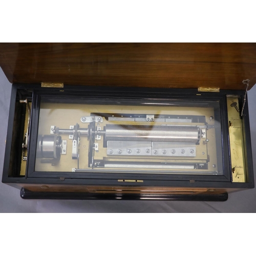 30 - A rare Swiss quatre-revolver cylinder musical box, late 19th centuryWith a sectional 148 tooth comb,... 