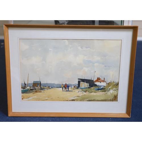 427 - Edward Wesson (1910-1983)Beach scenewatercolour on papersigned in ink32 x 49.5cm... 