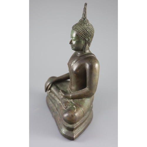 59 - A large Thai bronze seated figure of Buddha Shakyamuni, Ayutthaya Period, 17th/18th century,seated i... 