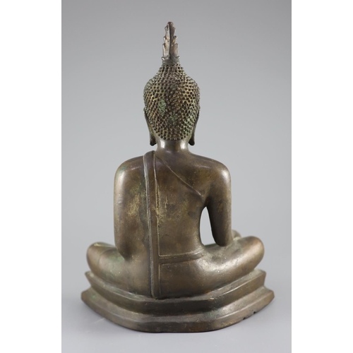 59 - A large Thai bronze seated figure of Buddha Shakyamuni, Ayutthaya Period, 17th/18th century,seated i... 