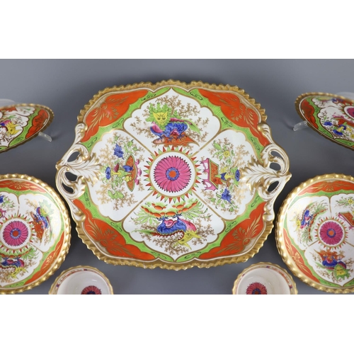 81 - A Chamberlain & Co. Worcester Bengal Tiger or Dragons in Compartments part tea set, c.1840,each ... 