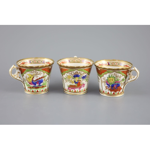 81 - A Chamberlain & Co. Worcester Bengal Tiger or Dragons in Compartments part tea set, c.1840,each ... 