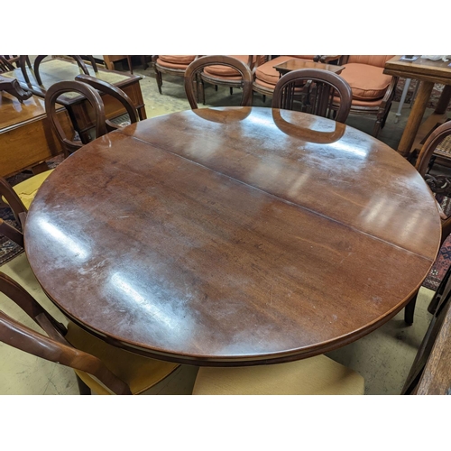 28 - A set of eight 19th century South African mahogany dining chairs and a mahogany extending dining tab... 