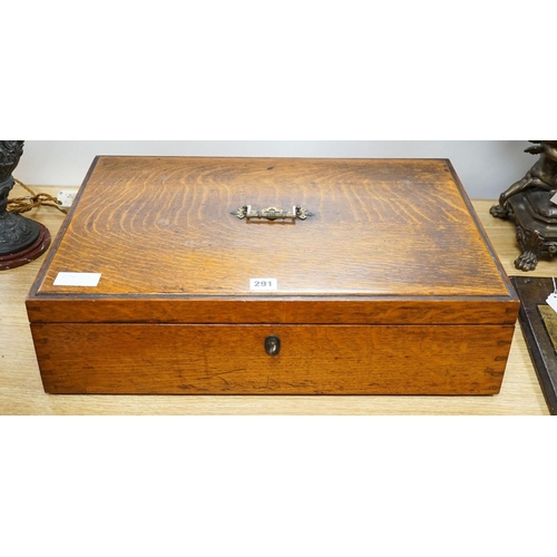 291 - A large oak canteen box, early 20th century, locked and key doesnt work, no contents. 57cm... 