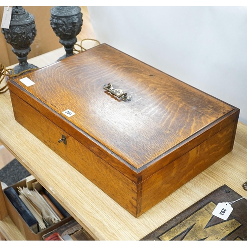 291 - A large oak canteen box, early 20th century, locked and key doesnt work, no contents. 57cm... 