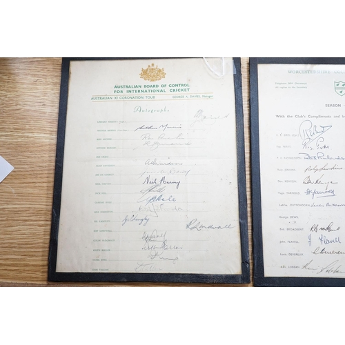 300 - 1950s cricket signatures for Australian and England Ashes teams 1954-5, Kent, Worcester and Hants cr... 