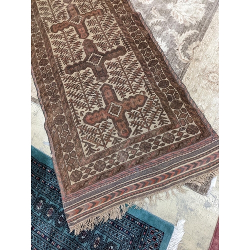 35 - A Turkish Kelim carpet, 370 x 94cm