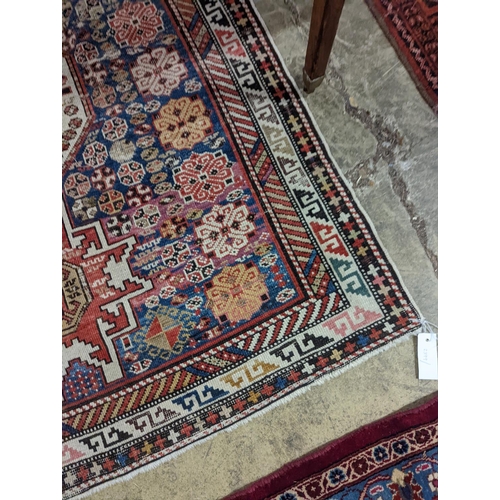 50 - A Shirvan rug, 126 x 102cm