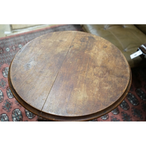 58 - A late 19th Anglo Indian hardwood circular tripod wine table, diameter 53cm, height 69cm... 