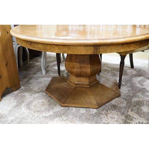 84 - An Art Deco burr walnut circular low table with figured segmented veneered top, diameter 120cm, heig... 