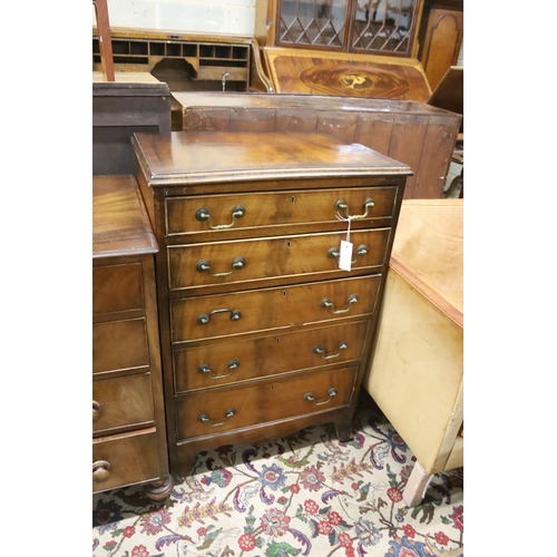 94 - A small reproduction George III style mahogany chest of five drawers, width 60cm, depth 41cm, height... 