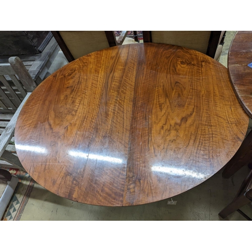 115 - A Victorian figured walnut oval Sutherland table, width 100cm, length 118cm extended, height 72cm... 