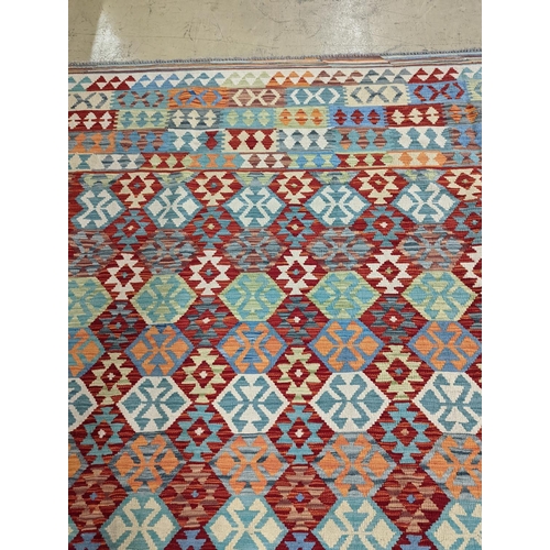 124 - An Anatolian Kilim flatweave carpet, 390 x 300cm