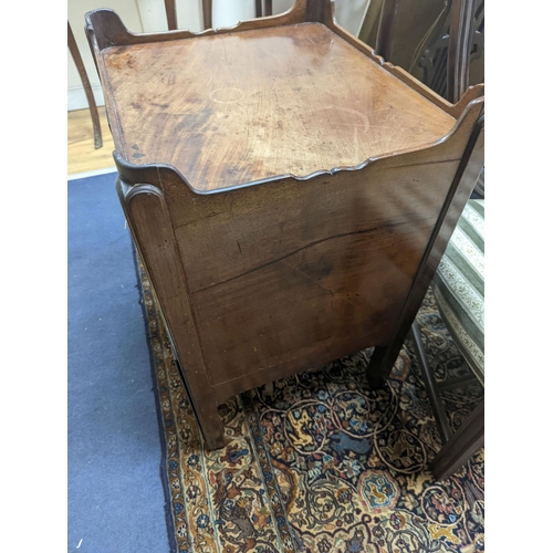 197 - A George III mahogany tray top commode. W-54cm, D-48cm, H-76cm.