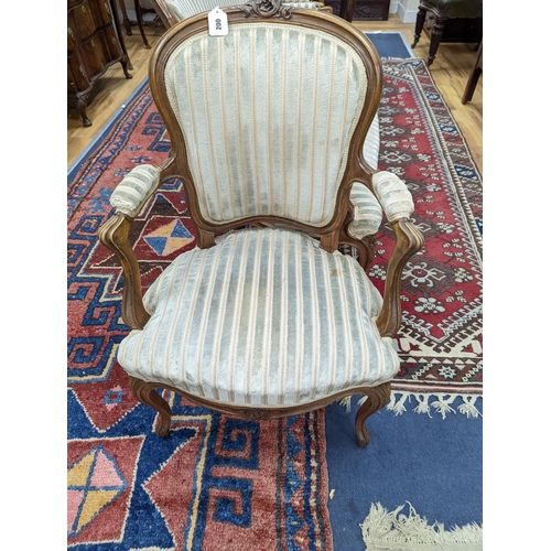 200 - A French three piece salon suite