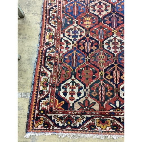 25 - A Hamadan polychrome rug, 190 x 136cm