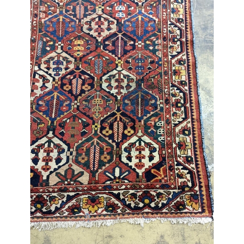 25 - A Hamadan polychrome rug, 190 x 136cm