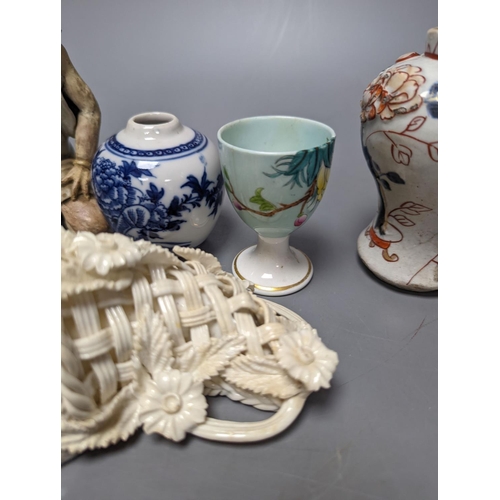 339 - Ceramics including late 17th / 18th Japanese Imari vase, Royal Worcester egg cup, a miniature Chines... 