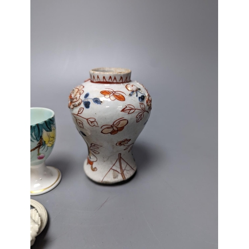 339 - Ceramics including late 17th / 18th Japanese Imari vase, Royal Worcester egg cup, a miniature Chines... 