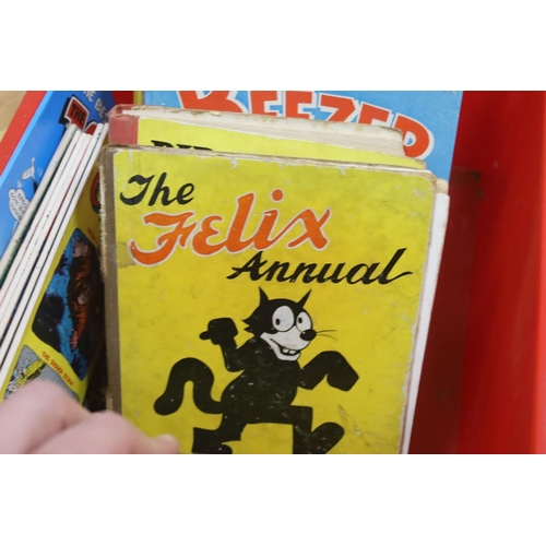 386 - A collection of children's books including the Felix annual, PIp and squeak annual 1929 and 1923, Wi... 