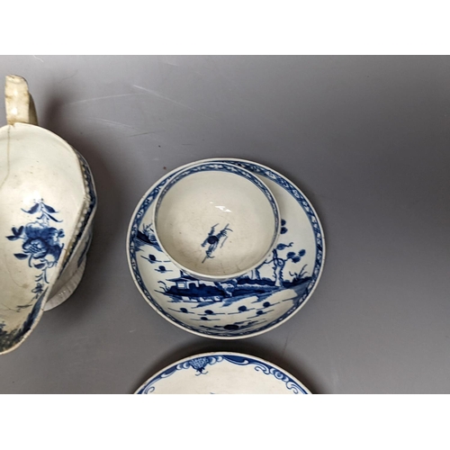 481 - A Worcester blue and white sauceboat, two tea bowls and saucers  and single saucer. (7)