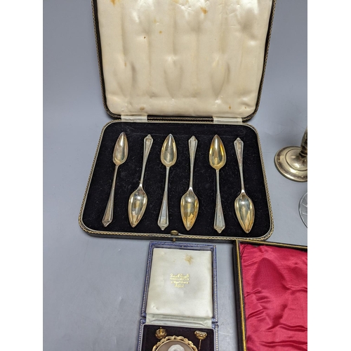 539 - Mixed items including coins, cameo brooch in yellow metal mount, plated ware and a cased set of six ... 