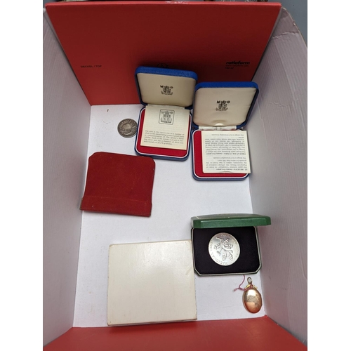 539 - Mixed items including coins, cameo brooch in yellow metal mount, plated ware and a cased set of six ... 