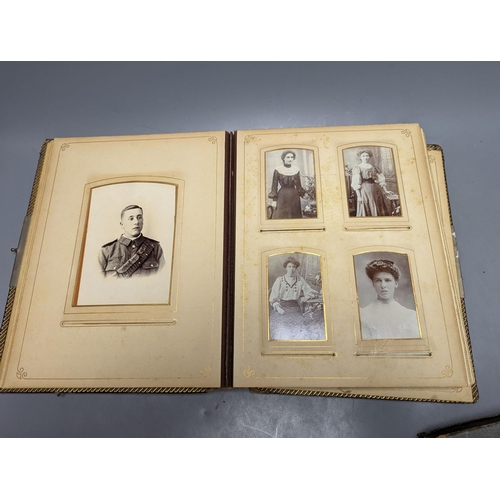 543 - Victorian and later photograph albums and daguerrotypes