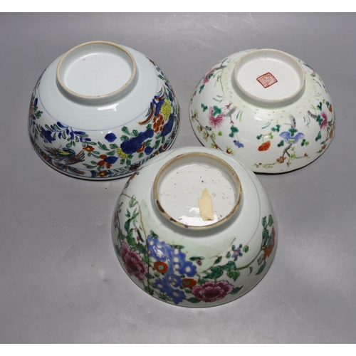 356 - 18th century Chinese Export porcelain - wucai bowl (19cm.) two famille rose bowls etc. (6)... 