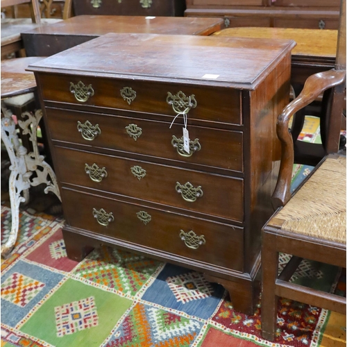 57 - A small George III mahogany chest of four drawers, width 77cm, depth 48cm, height 80cm