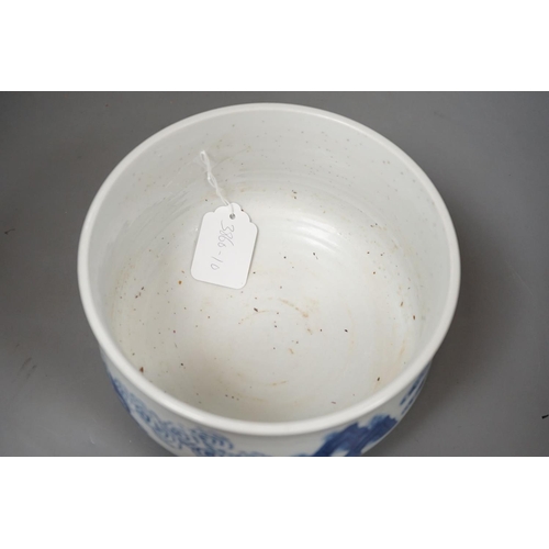 1368 - A Chinese blue and white censer, 19cm