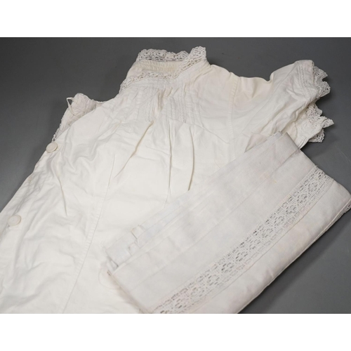 1376 - A quantity of linen