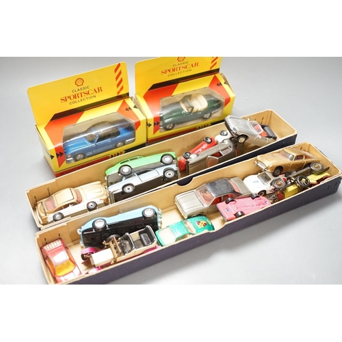 1395 - A collection of Corgi, Dinky, Matchbox and other diecast vehicles,including two Maisto Special Editi... 
