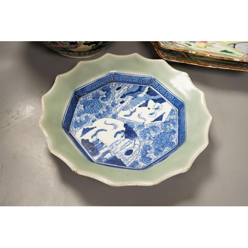 1424 - Three late 19th century Japanese porcelain dishes and a jardiniere, 19 cms high.